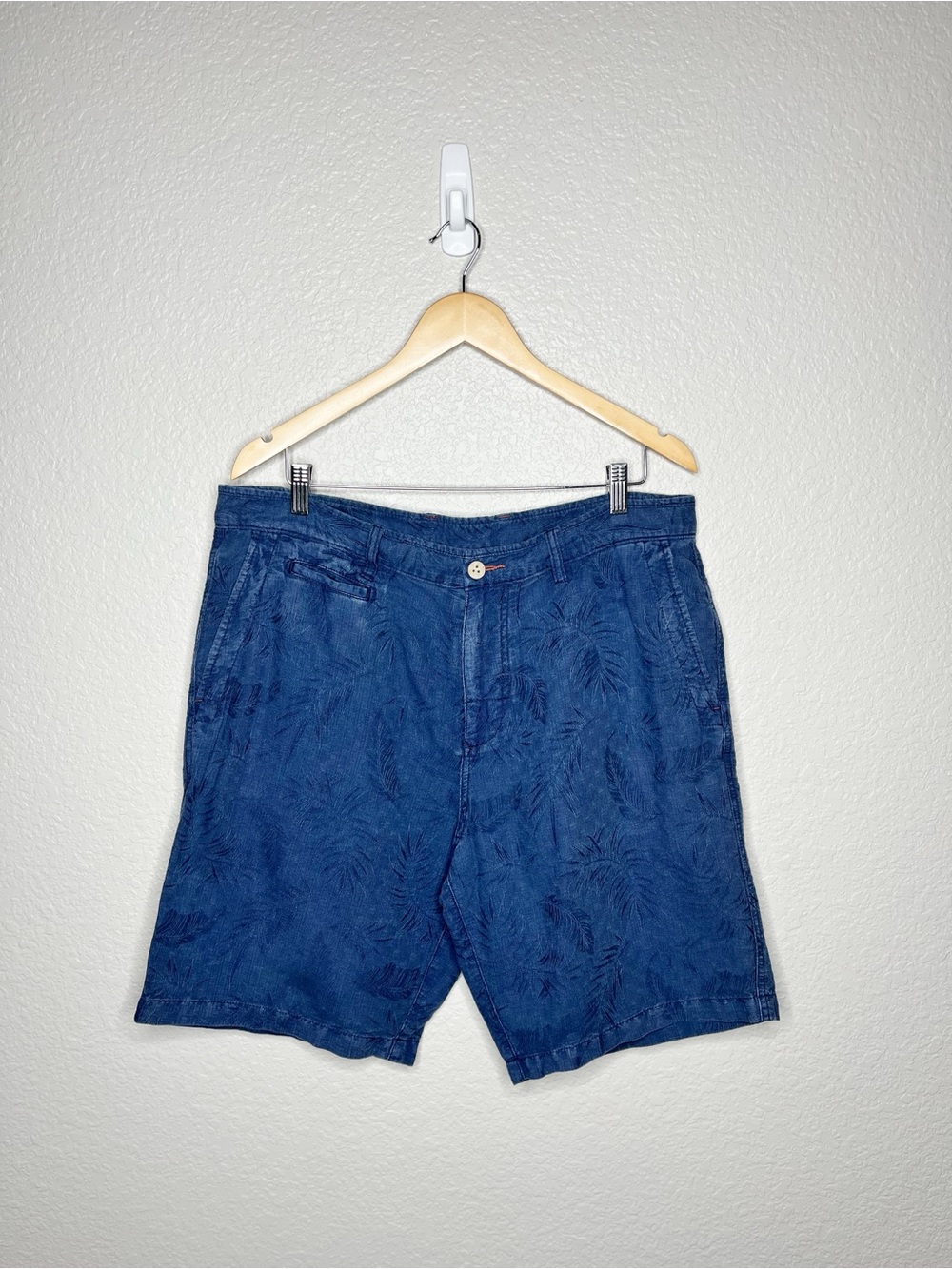 Tommy Bahama Relax Mens 36 Blue Palm Leaf Shorts Linen Blend Casual Summer